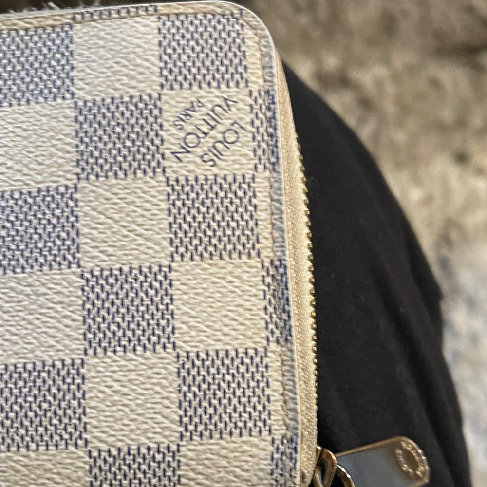 Louis Vuitton Damier Azur Zip Wallet - Cream/Blue - Picture 10 of 15